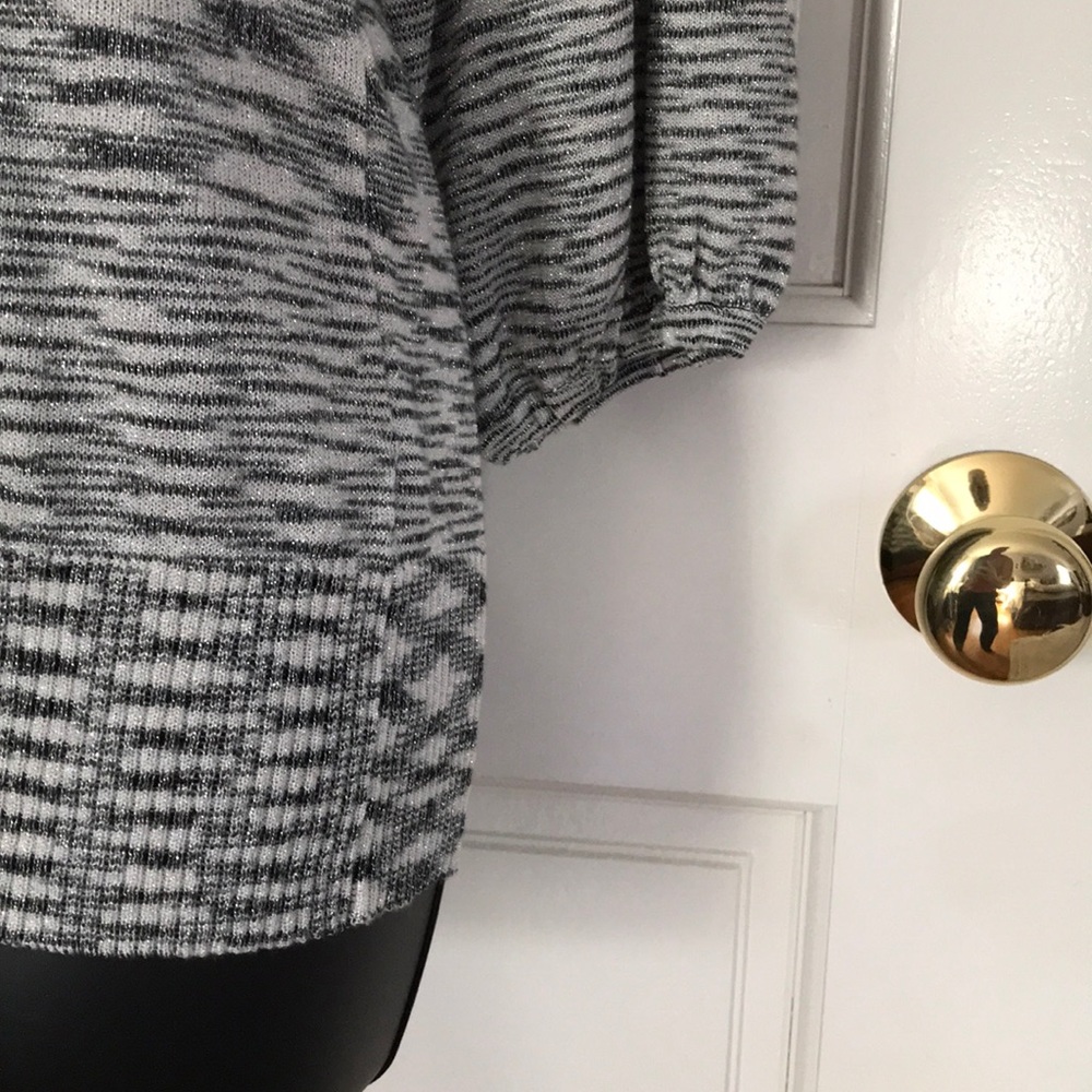 Ladies Top - Picture 2 of 5